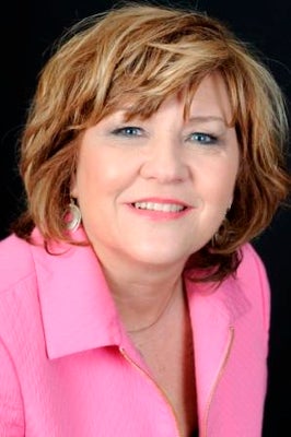 Portrait of Linda Wolff, Associate.