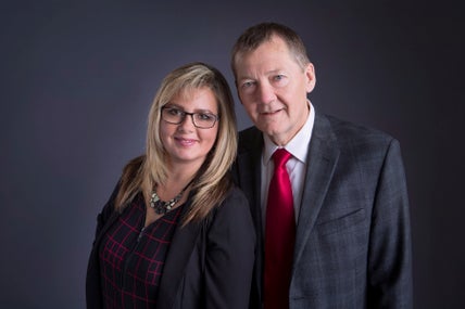 Photo of Renee and Bob Dewar
