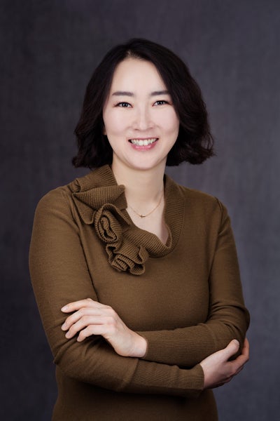 Su Min Yun, Associate