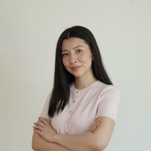 Valerie Stefanov, Associate